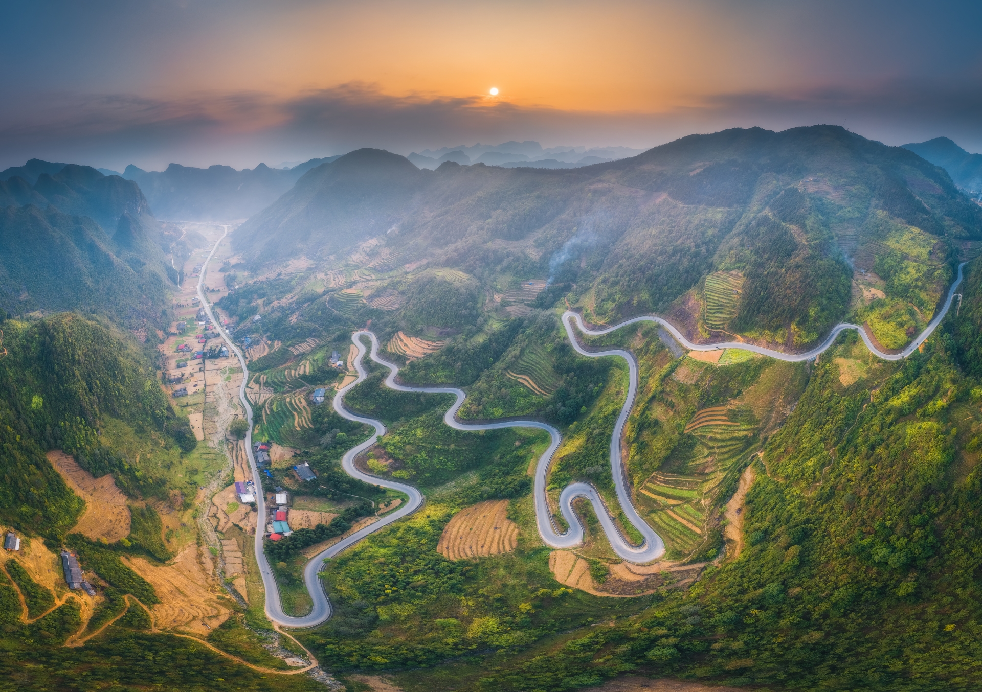 Ha Giang  – Quan Ba – Yen Minh – Dong Van  -Ma pi Leng pass – Nho Que river