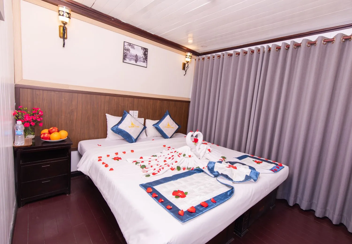 Ha Long Bay On Sunlight Legend Cruise