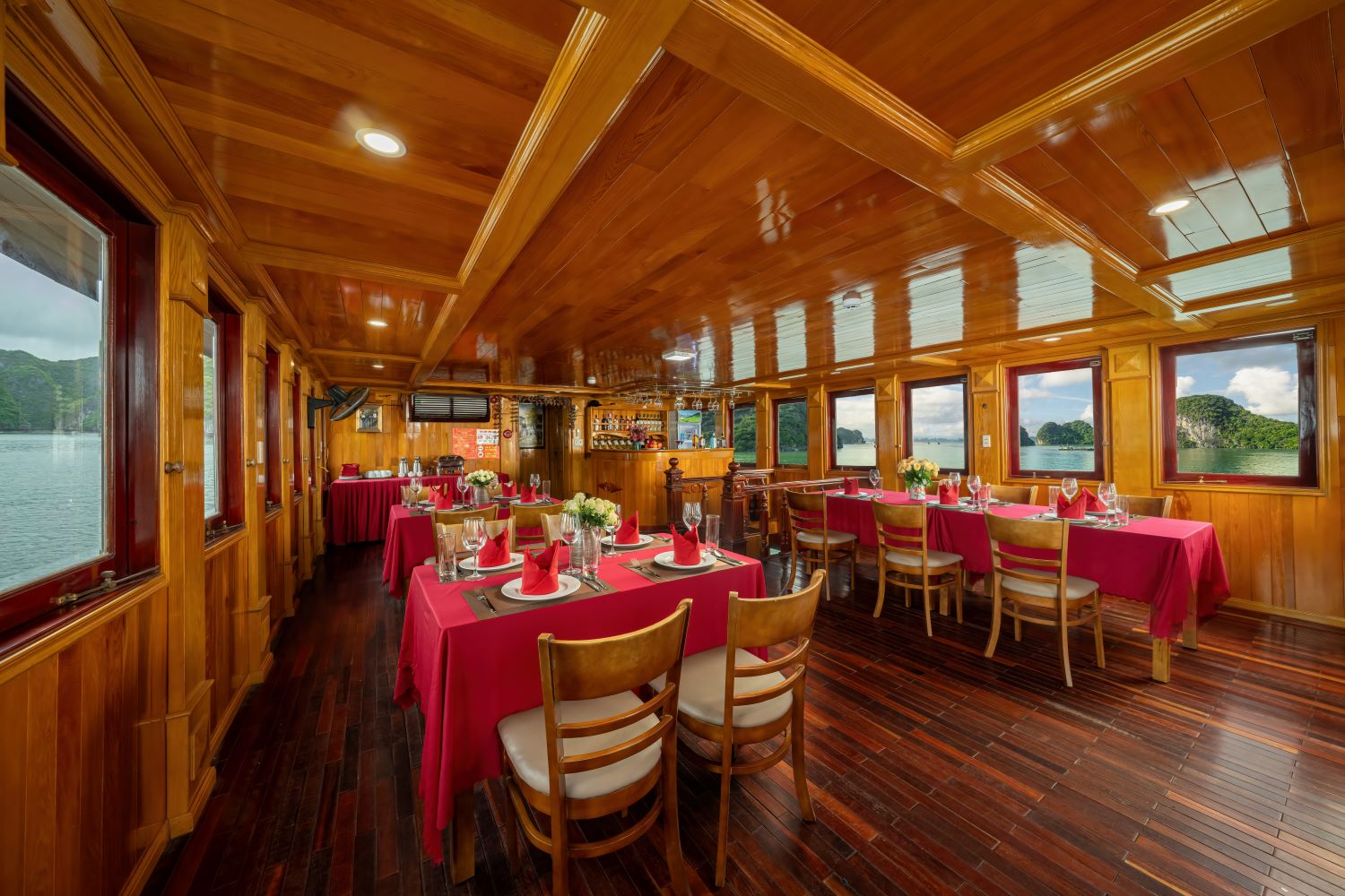 SUNLIGHT BOUTIQUE CRUISE 07 ( LAN HA BAY + CAT BA ISLAND)