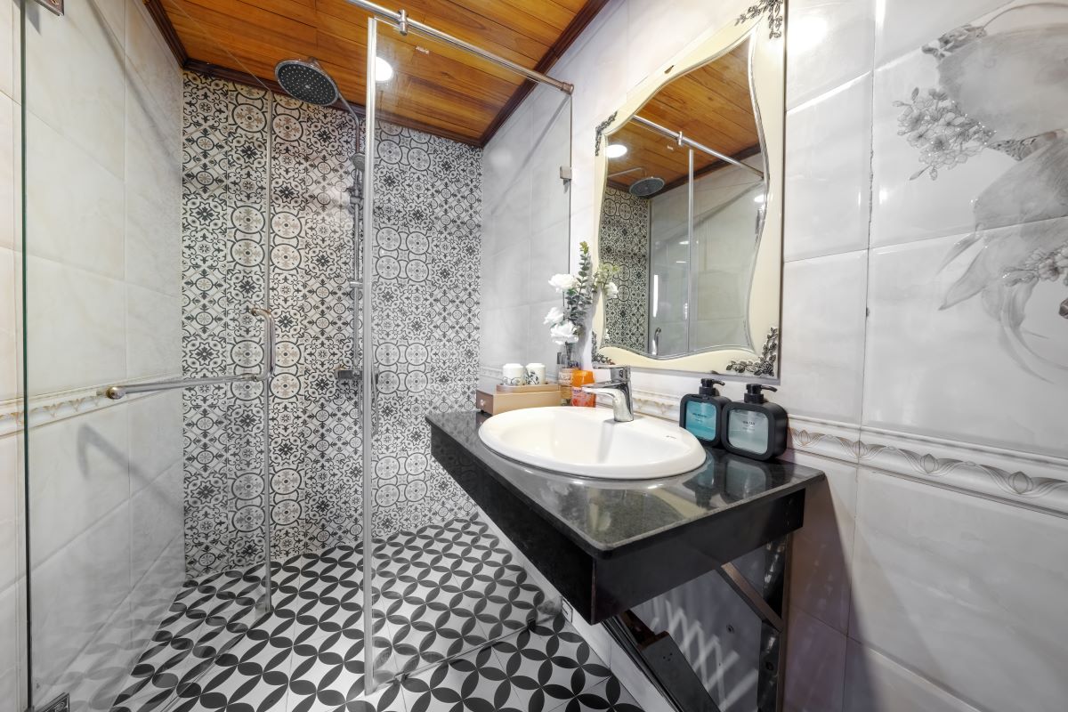 SUNLIGHT BOUTIQUE CRUISE 07 - 3 DAYS 2 NIGHTS.